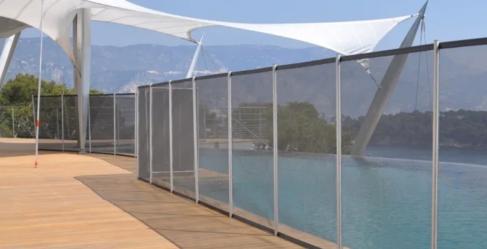 Un projet de clôture ? Une envie de changer de portail ? Installer une barrière de piscine ?