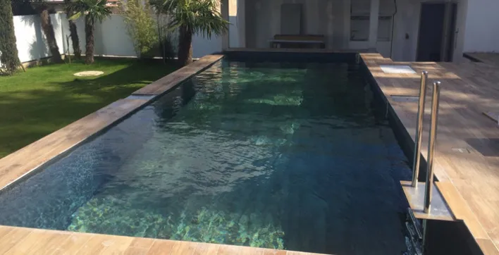 Le fond mobile POOLDECK, alternative à l’abri de piscine