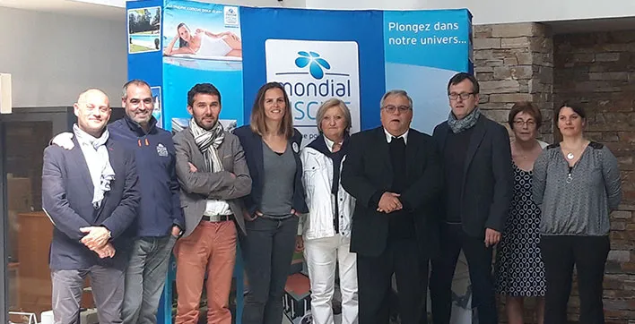 Laure Manaudou chez Paradis Piscine, piscinier et paysagiste à Brou