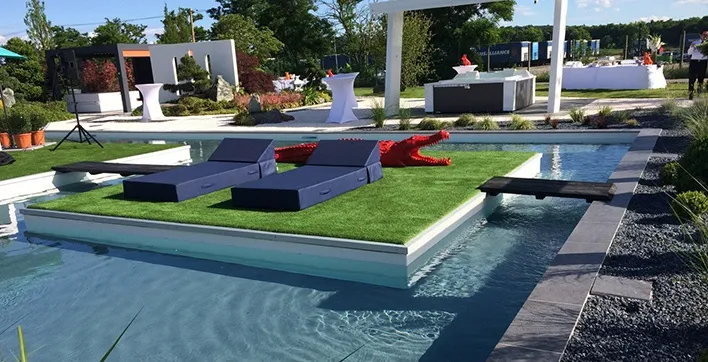 Venez découvrir la plus grande piscine exposée dans un showroom en France