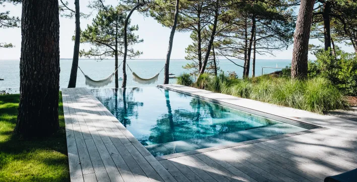 Construire sa piscine : Comment trouver l’emplacement idéal ?
