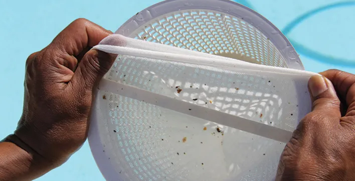 Pourquoi mettre une poche filtrante dans le panier du skimmer ?