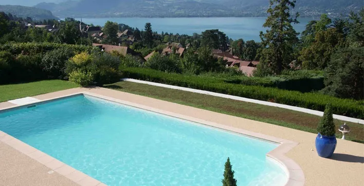 Quel revêtement de plage pour ma piscine ?