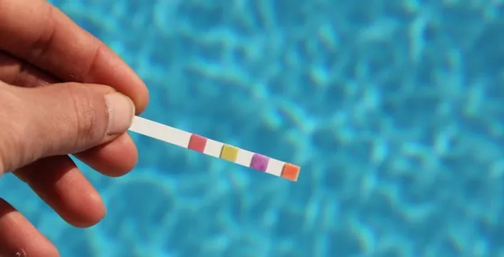 Quelle est l’importance du pH pour l'eau de votre piscine ?