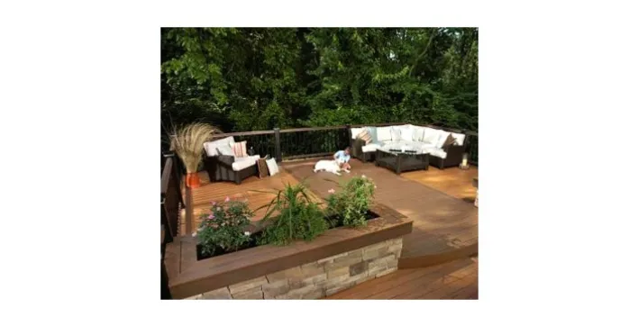 Une terrasse de piscine de qualité supérieure