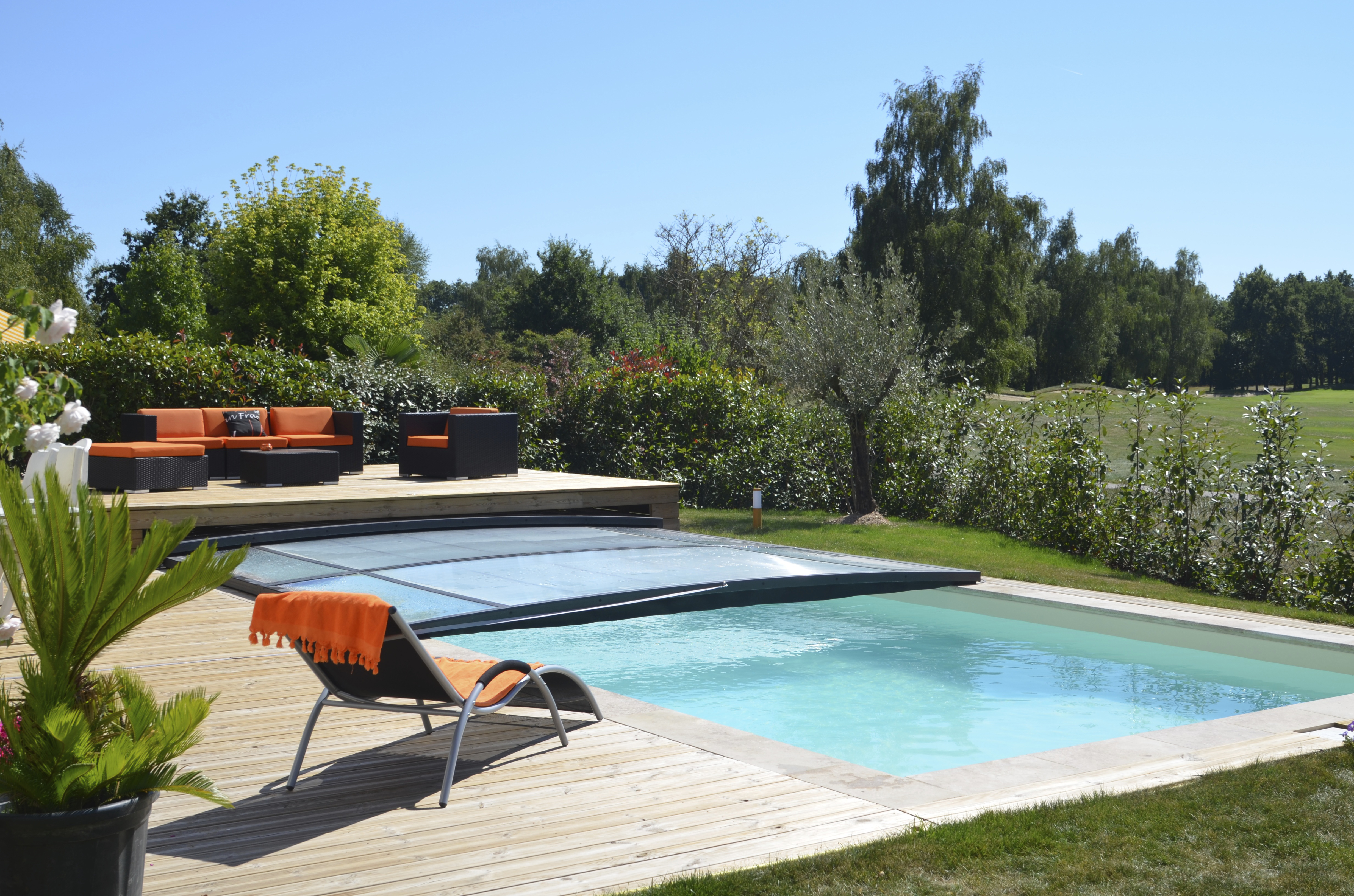 Le concept Outdoor : un abri de piscine fonctionnel et esthétique - Côté  Maison