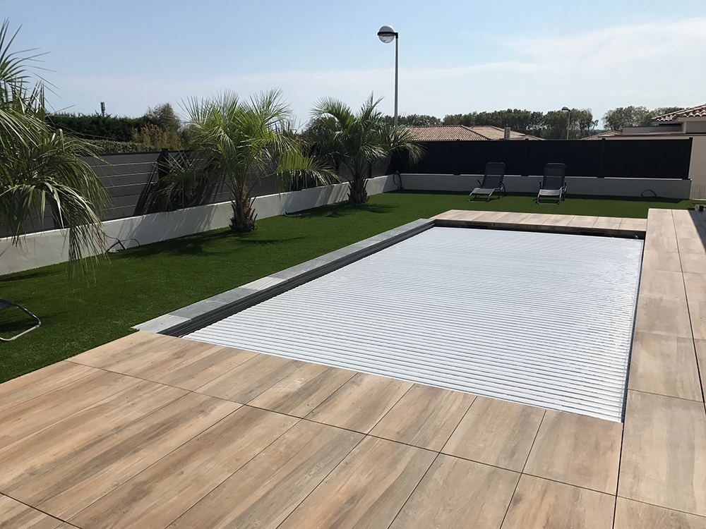 La couverture de piscine automatique haut de gamme, Pool Diving