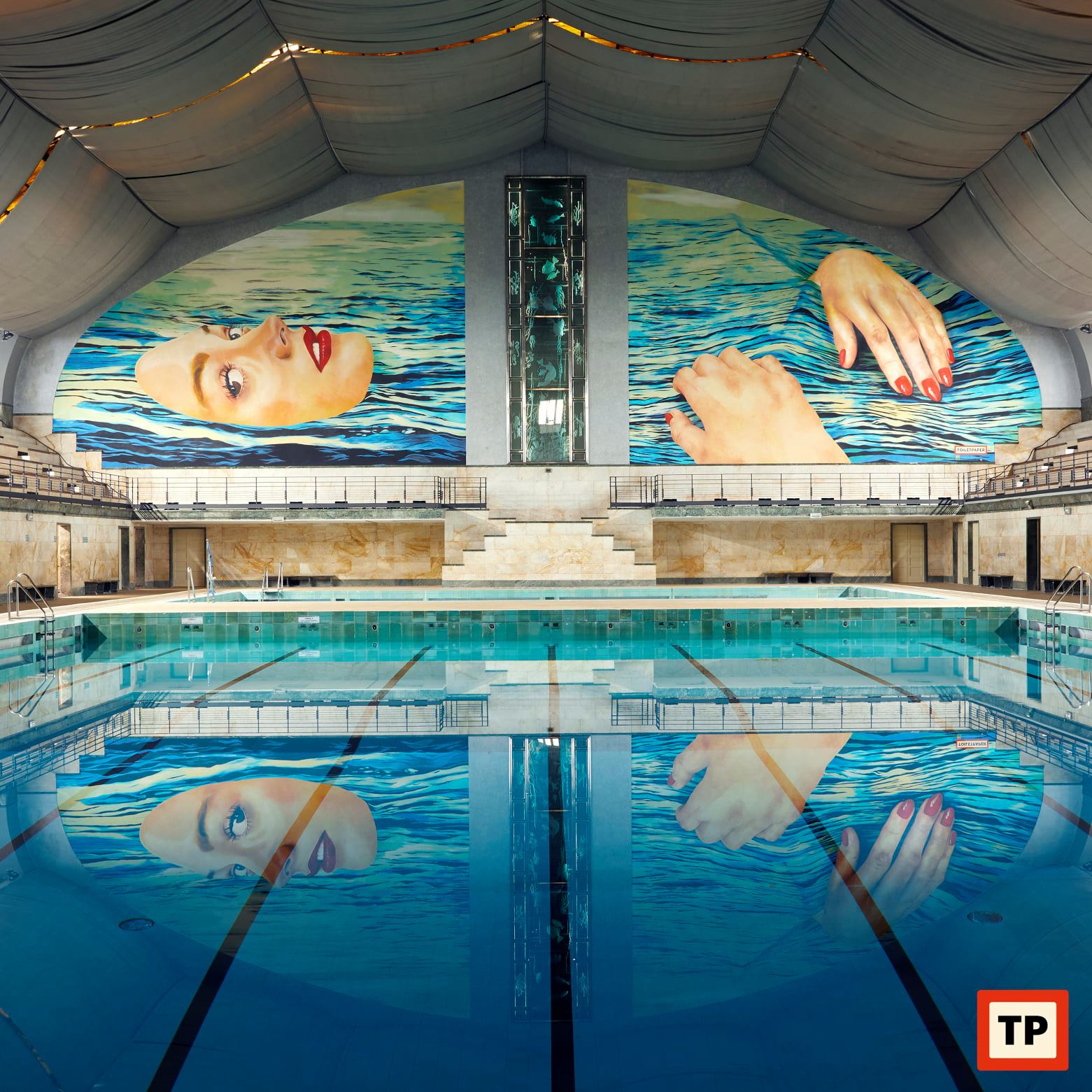 Be Water, la fresque aquatique exposée dans une piscine milanaise