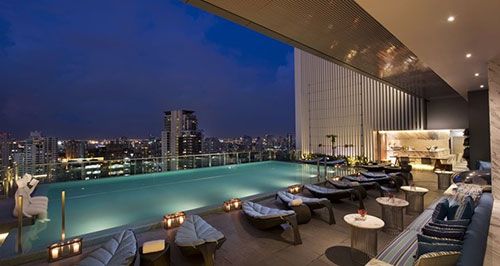 hilton sukhumvit bangkok piscine a debordement