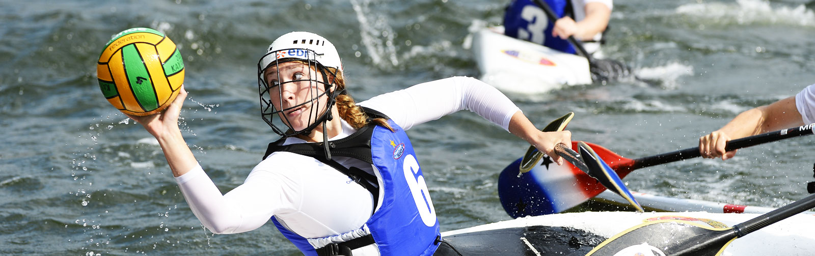 Le kayak-polo, le sport de piscine qui monte