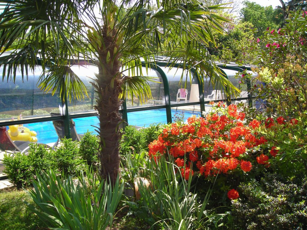 Piscine couverte gite bretagne