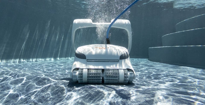 Le robot nettoyeur de piscine d'Everblue