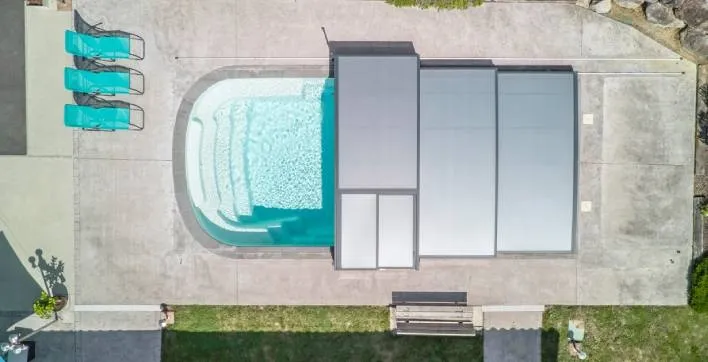 L'abri de piscine télescopique Tx d’Abrisud : un concentré de technologie et d'élégance