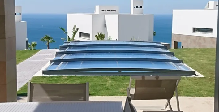 Abris et volets de piscine : profitez de nombreuses réductions grâce aux portes ouvertes Azenco