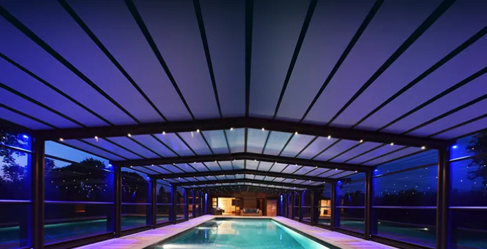 ZOOM sur l’abri de piscine haut Light Cover d’Everblue