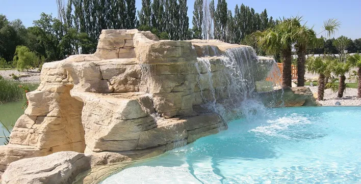 CASCADES de piscines en rocher reconstitué