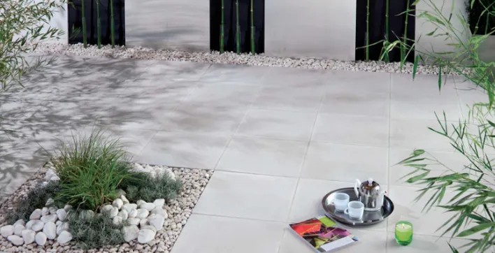 Comment poser soi-même le dallage de sa terrasse ?