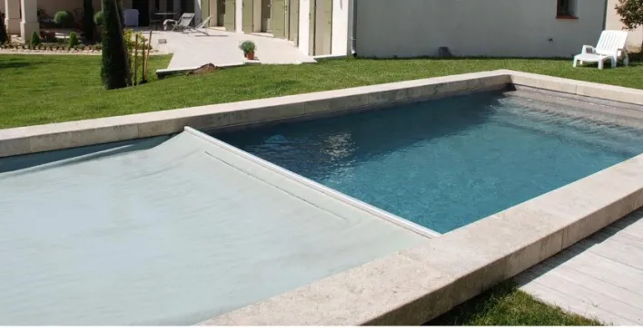 Couverture Aquaguard 4 saisons, la solution sécurité simple et fiable