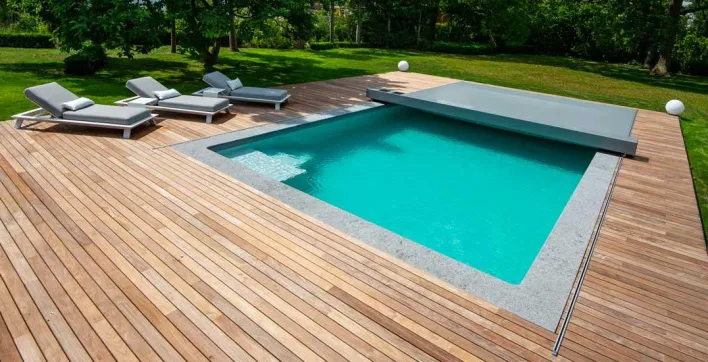La couverture de piscine Azenco qui s’adapte à votre budget