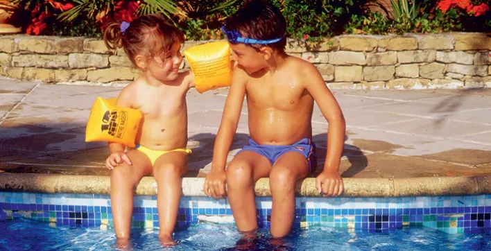 Enfants à la piscine : les conseils de sécurité