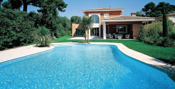 Où positionner sa piscine dans son jardin ?
