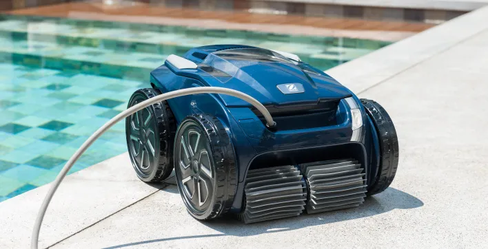 Robots de piscine électriques : Les nettoyeurs intelligents ALPHA iQ de Zodiac