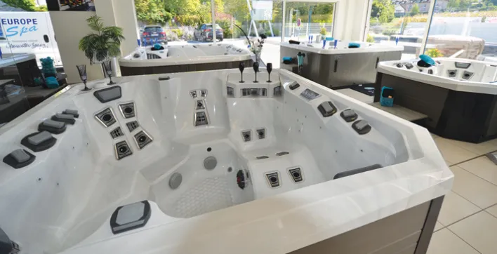 Visite du showroom EUROPE SPA, distributeur des spas MARQUIS