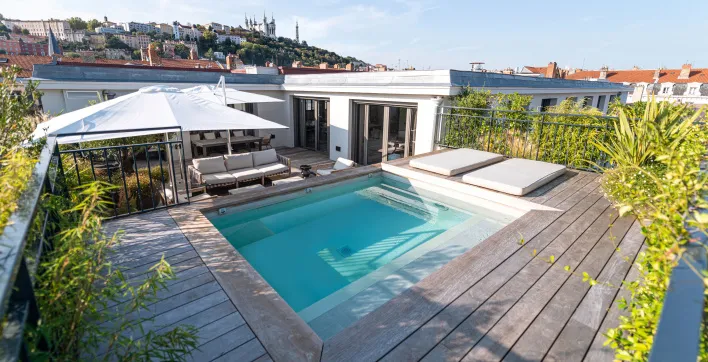 Les piscines privées sont-elles vraiment gourmandes en eau ?