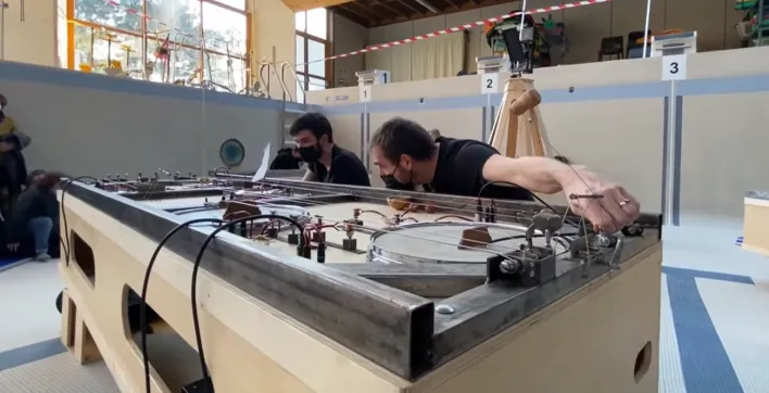 Insolite : À Angers, une piscine se transforme en salle de concert