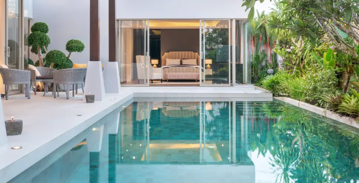 Quel sel utiliser pour bien traiter l’eau de ma piscine ?