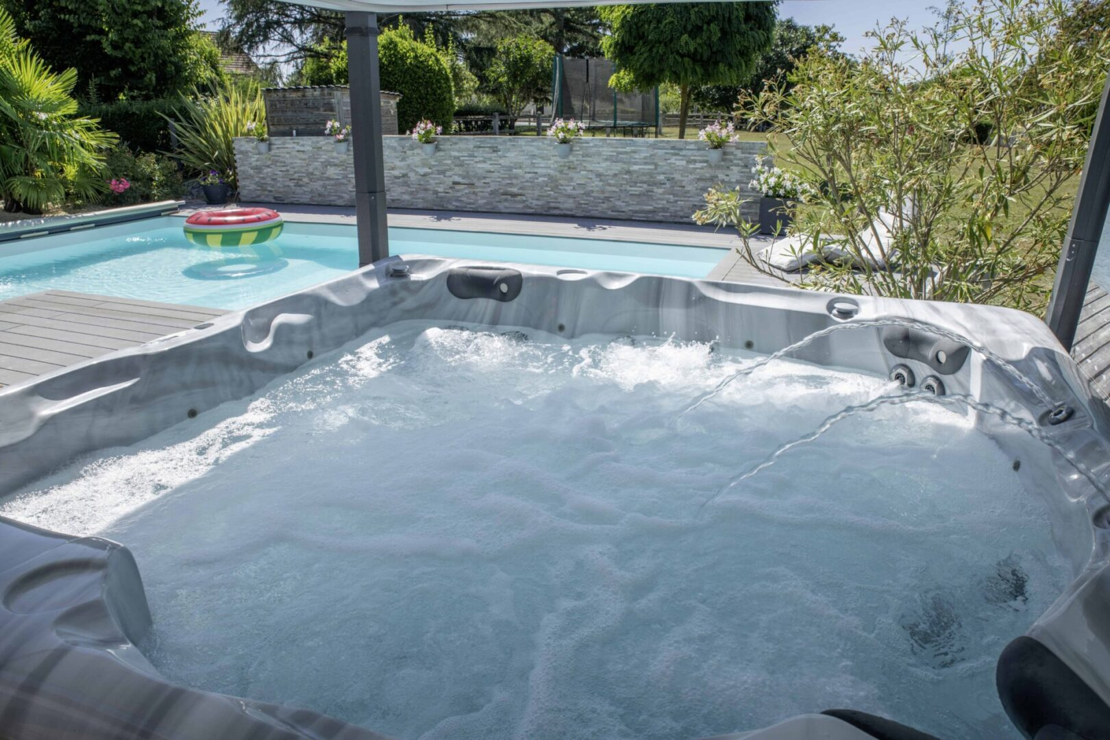 Piscine Maldives avec spa Inspiration Aquilus