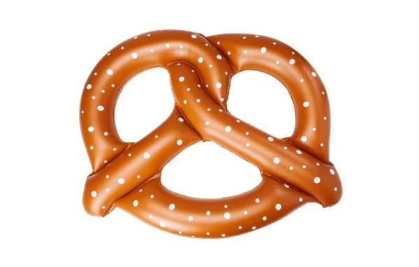 Une bouée gonflable de piscine en forme de pretzel