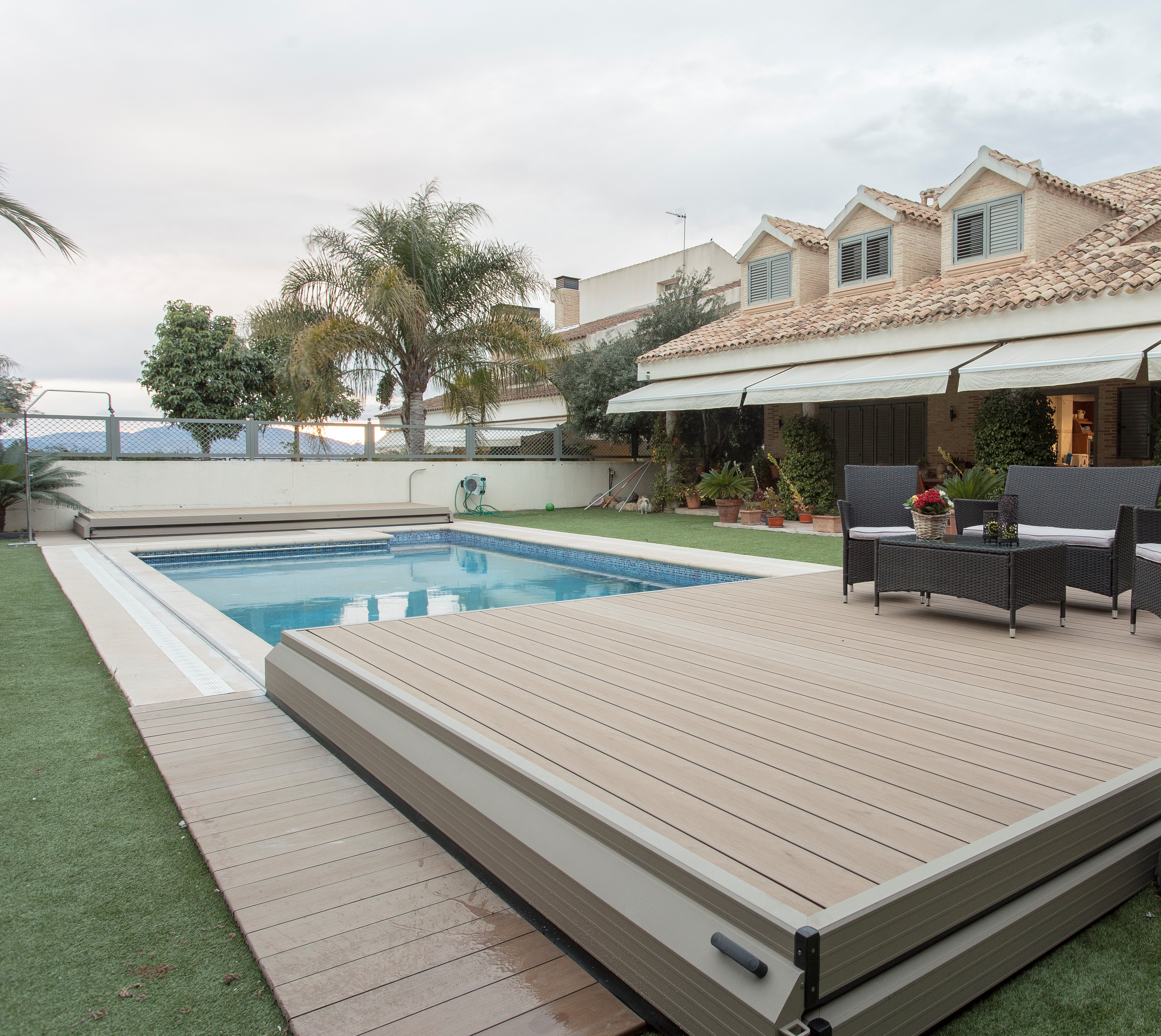 Une terrasse mobile à installer sur sa piscine