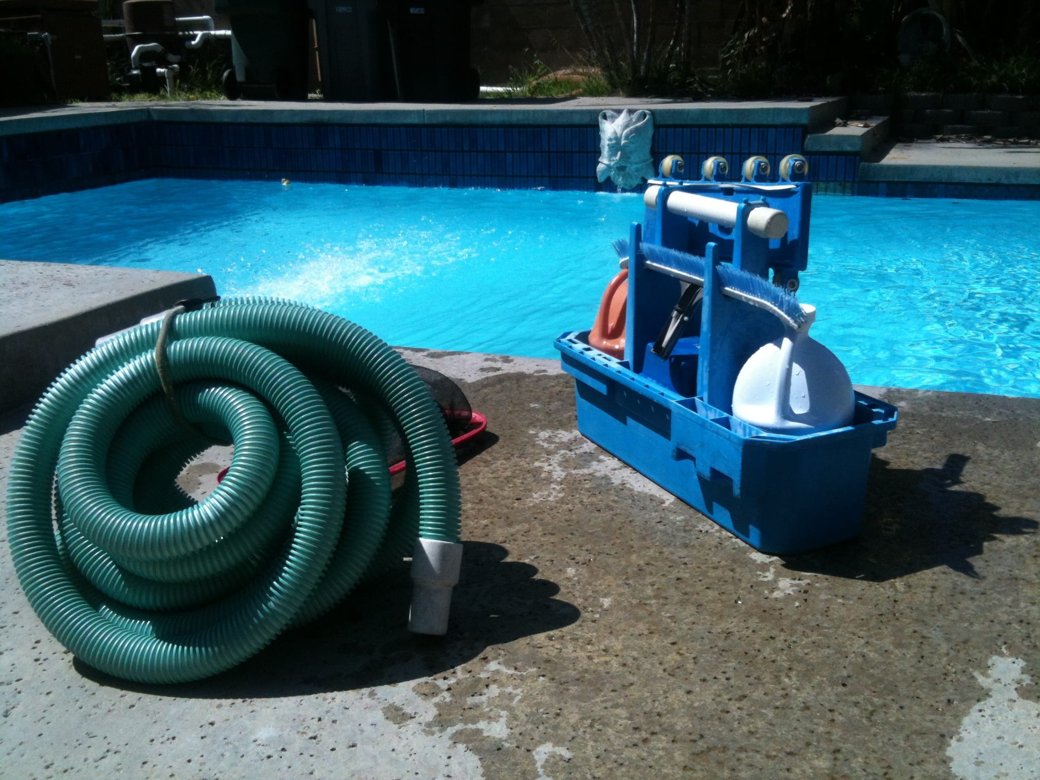 Un entretien régulier de sa piscine est nécessaire pour faire des économies d'eau