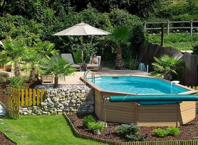 Construire une terrasse en bois autour de sa piscine hors-sol