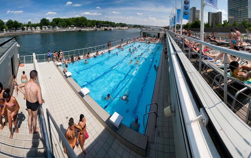 L'espace aquatique Josephine Baker dans le 13e arrondissement de Paris