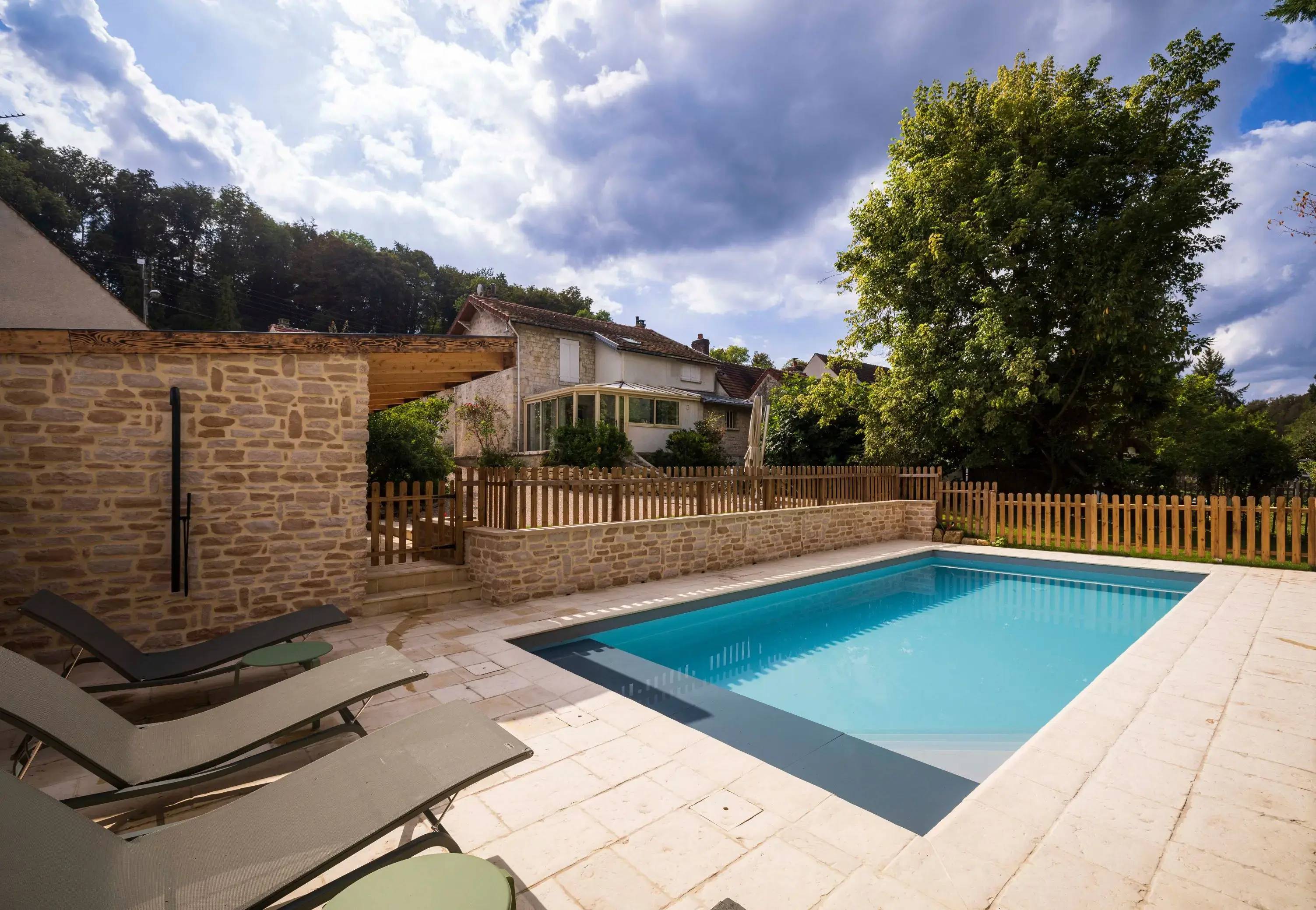 Un exemple de construction de piscine enterrée signée Piscines de France