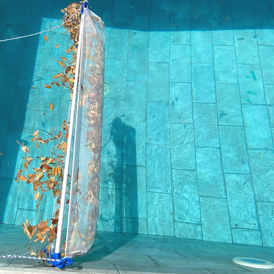 Une épuisette géante et facile à manipuler pour nettoyer la piscine