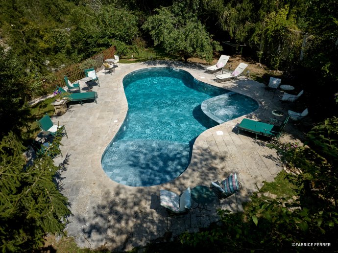 Piscine 40m2 trophee or 2024