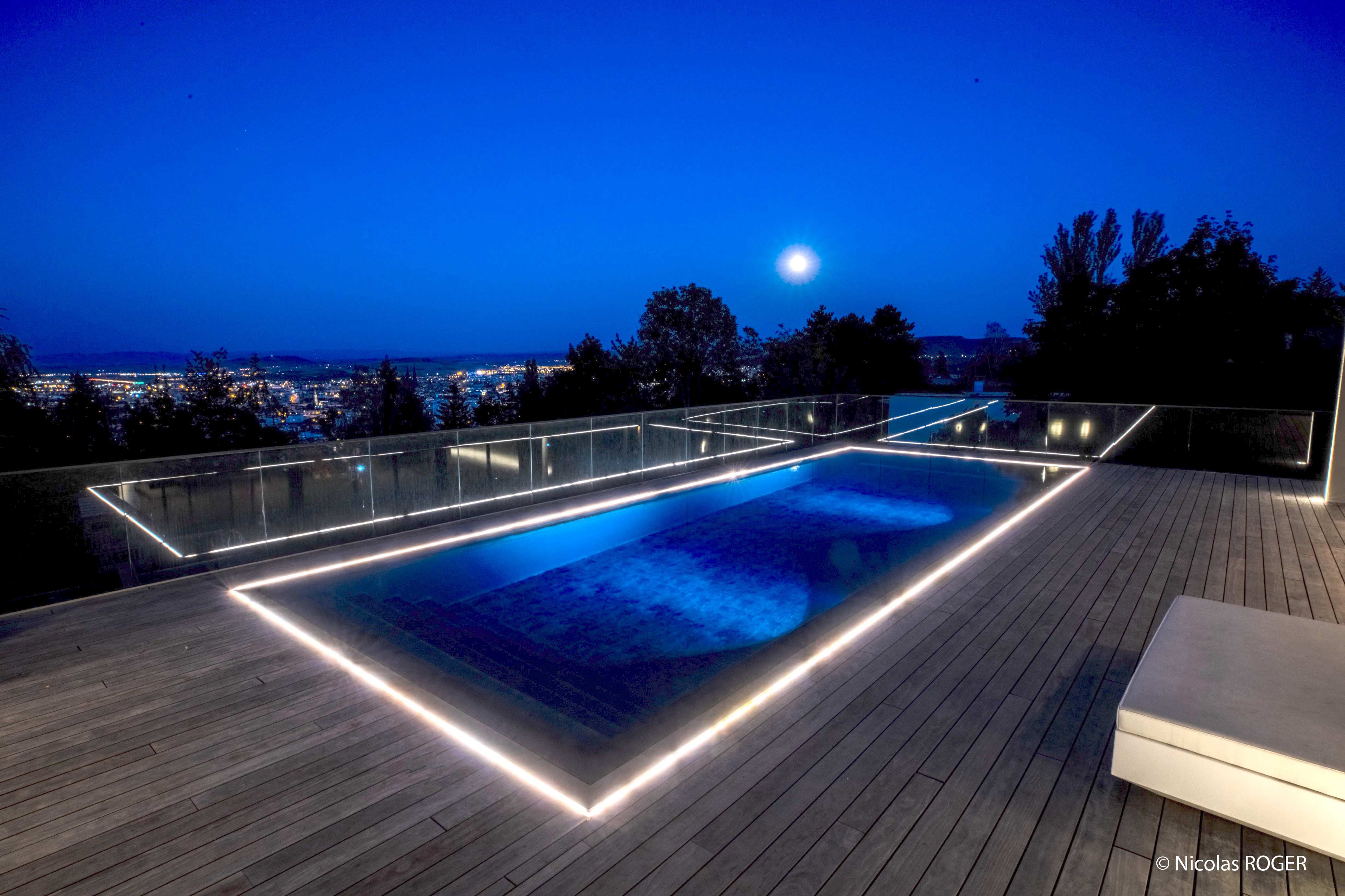 Médaille d'argent de la catégorie piscine de nuit aux trophées de la piscine 2022