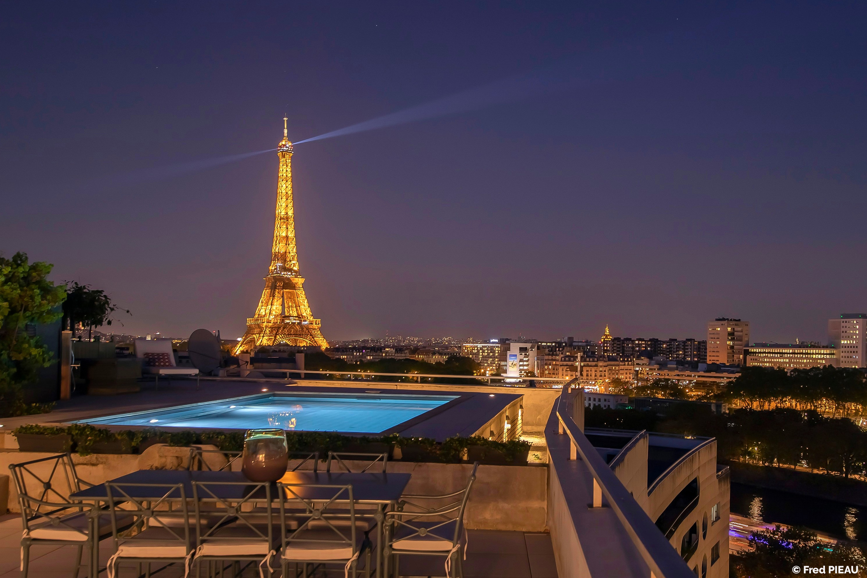 Trophee or trophees de la piscine 2023 catégorie piscine de nuit