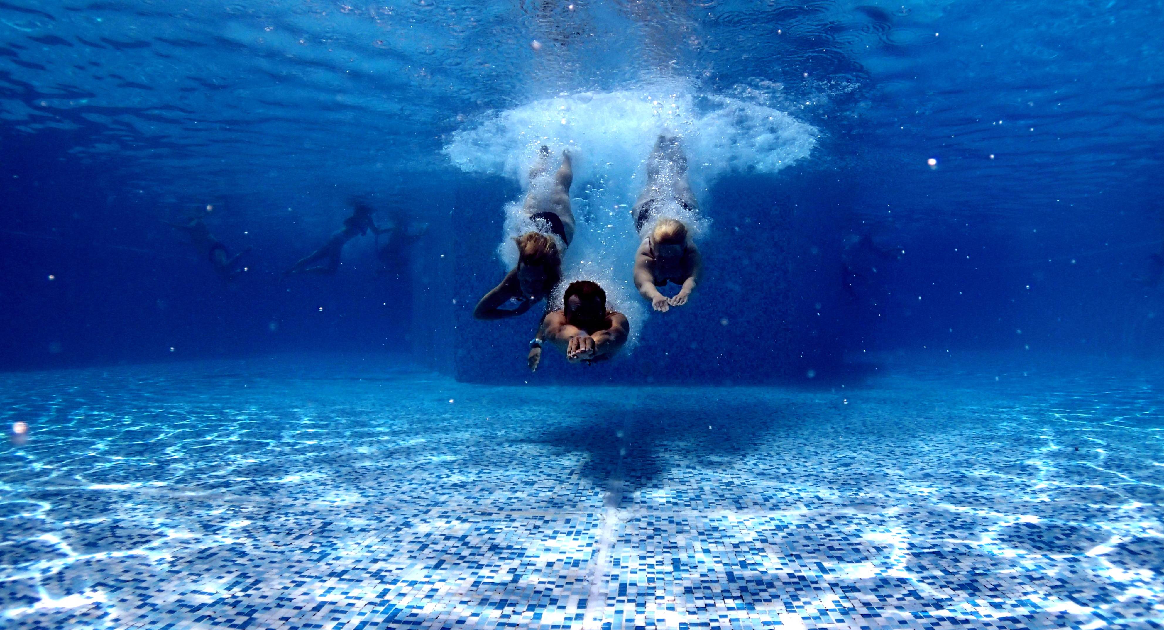 Garder une eau de piscine désinfectée même lors des fortes chaleurs