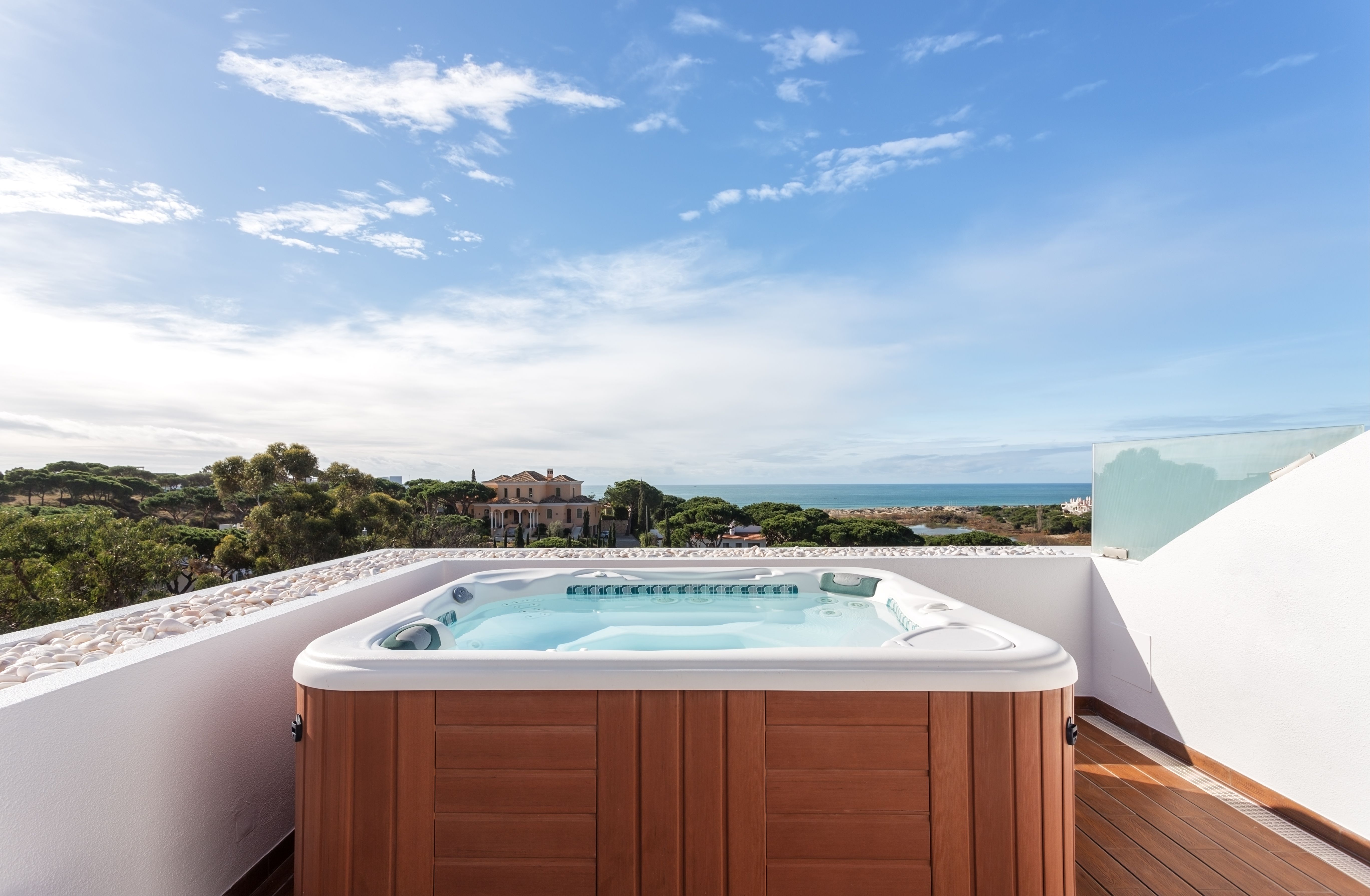 Le sel parfumé à verser dans son spa ou son bain pour une détente optimisée