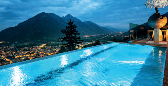 Une piscine sur mesure signée Carré Bleu