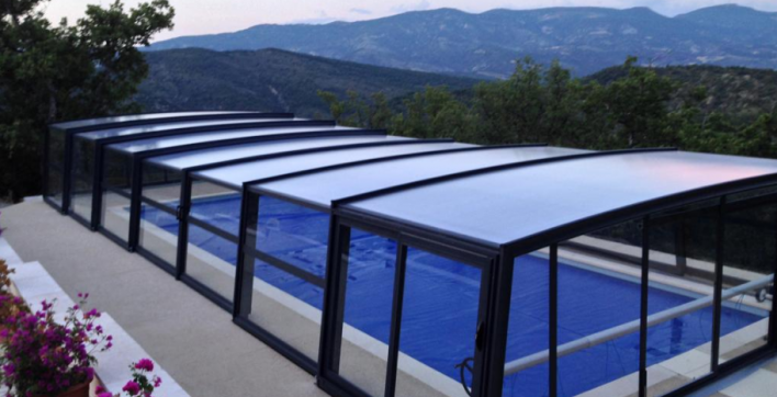 Le R-Design, l'abri de piscine haut signé Azenco