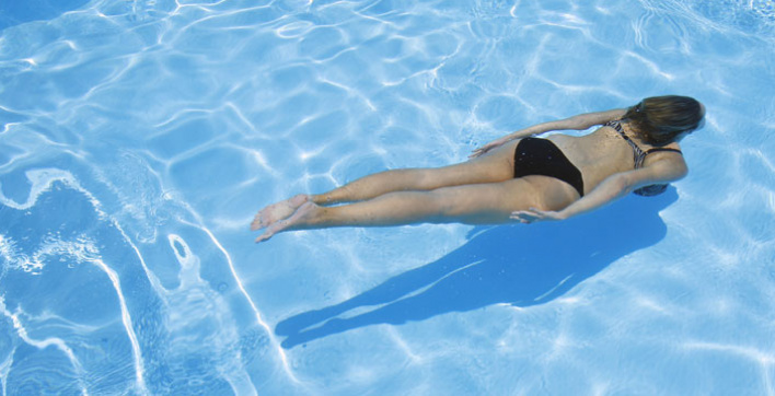 Entretenir l'eau de sa piscine au sel