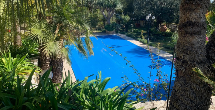 La bâche pour piscine signée Acheloos