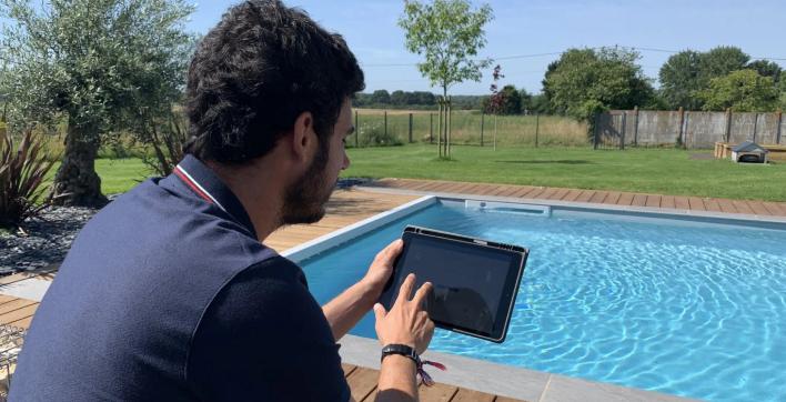 Une piscine contrôlable depuis une tablette grâce au boîtier iMAGI-X 