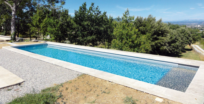 Le couloir de nage coque signé Génération Piscine