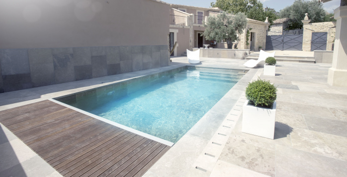 La couverture automatique immergée de piscine